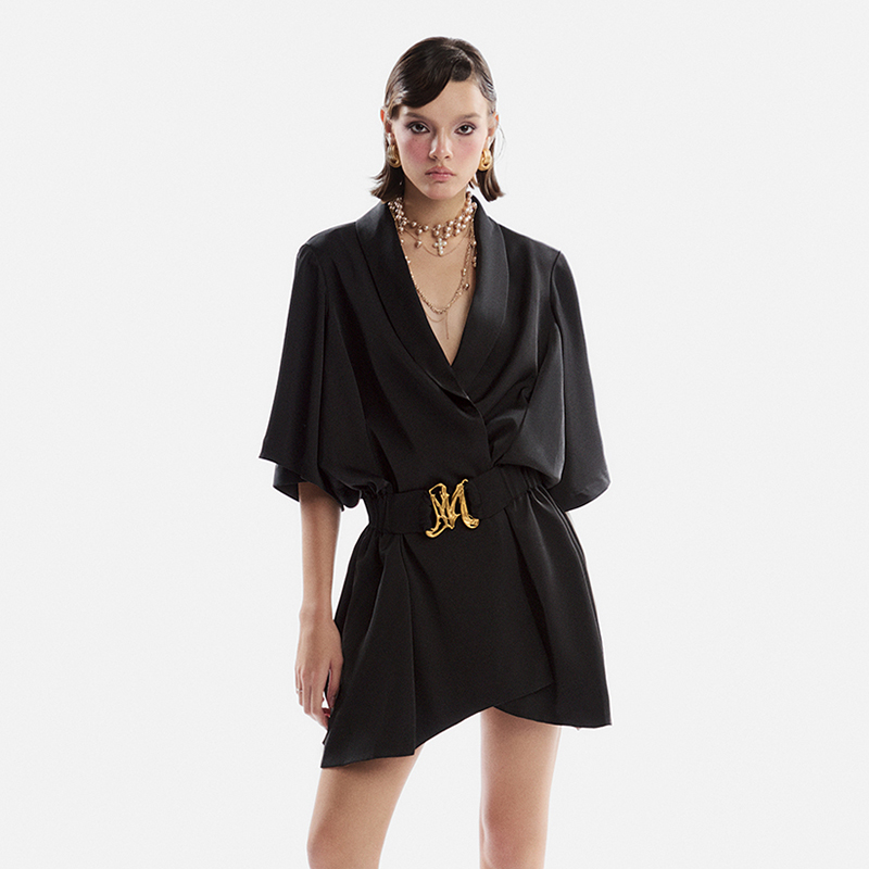 越南小众MUSTHAVE 2024秋季新款黑色顺滑细腻收腰连衣裙