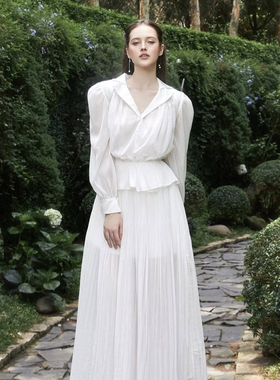 越南小众DARLING DIVA 2025年秋季新款温柔淑女白色收腰套装裙