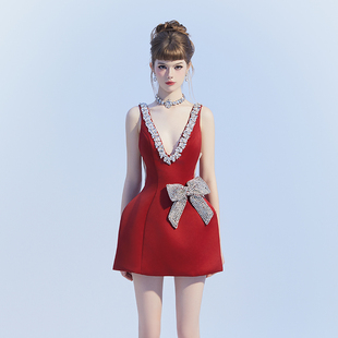 越南小众品牌BY JENNY 2025年夏季新款甜美娃娃水钻V领蝴蝶结裙