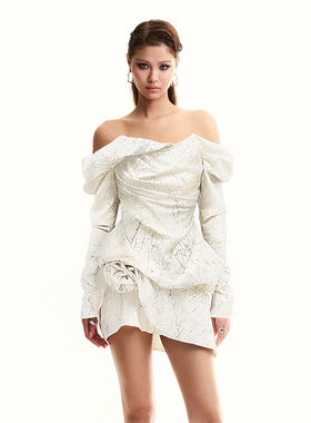 越南小众MUSTHAVE 2024年冬季新款白色花纹肌理感露肩套装裙