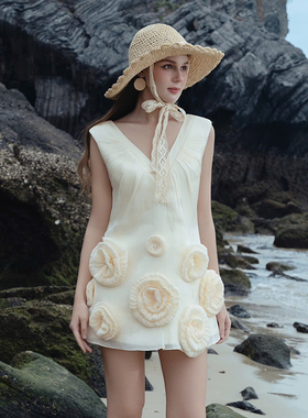越南小众DARLING DIVA 2025年春季新款压褶米白色花朵连衣裙