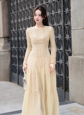 越南小众DARLING DIVA 2025年秋季新款米白色镂空花纹拼接连衣裙