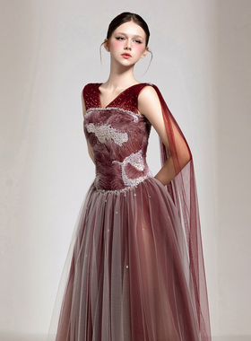 越南小众品牌CHOU PHAN 2025年秋季新款法式红色水钻珍珠长裙