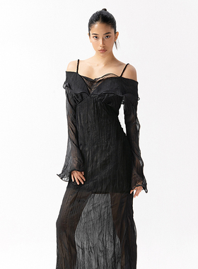 越南小众MUSTHAVE 2023年夏季新款黑色微透肌理感木耳边连衣裙