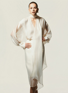 越南小众品牌HUONG 2025年冬季新款松弛感轻盈v领套装