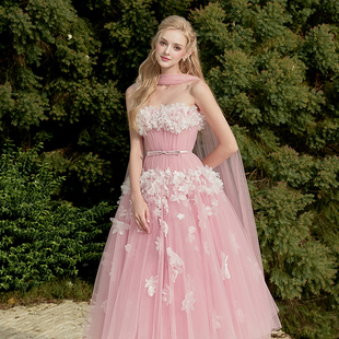 甜蜜粉花朵簇拥感收腰抹胸裙 新款 越南小众品牌ROSIE 2023年夏季