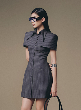 越南小众KEIRA TONG 2025年秋季新款矜贵墨蓝色条纹衬衫裙