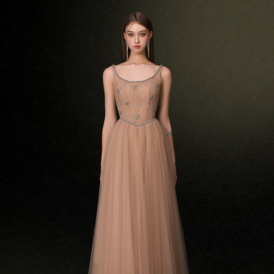 越南JOSEPHINE 2025年新年新款复古高级感卡其色水钻u领连衣裙