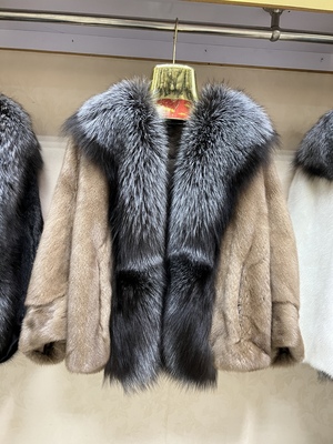 2025新皮草外套女款白色水貂皮大衣拼接狐狸毛领短款气质名媛