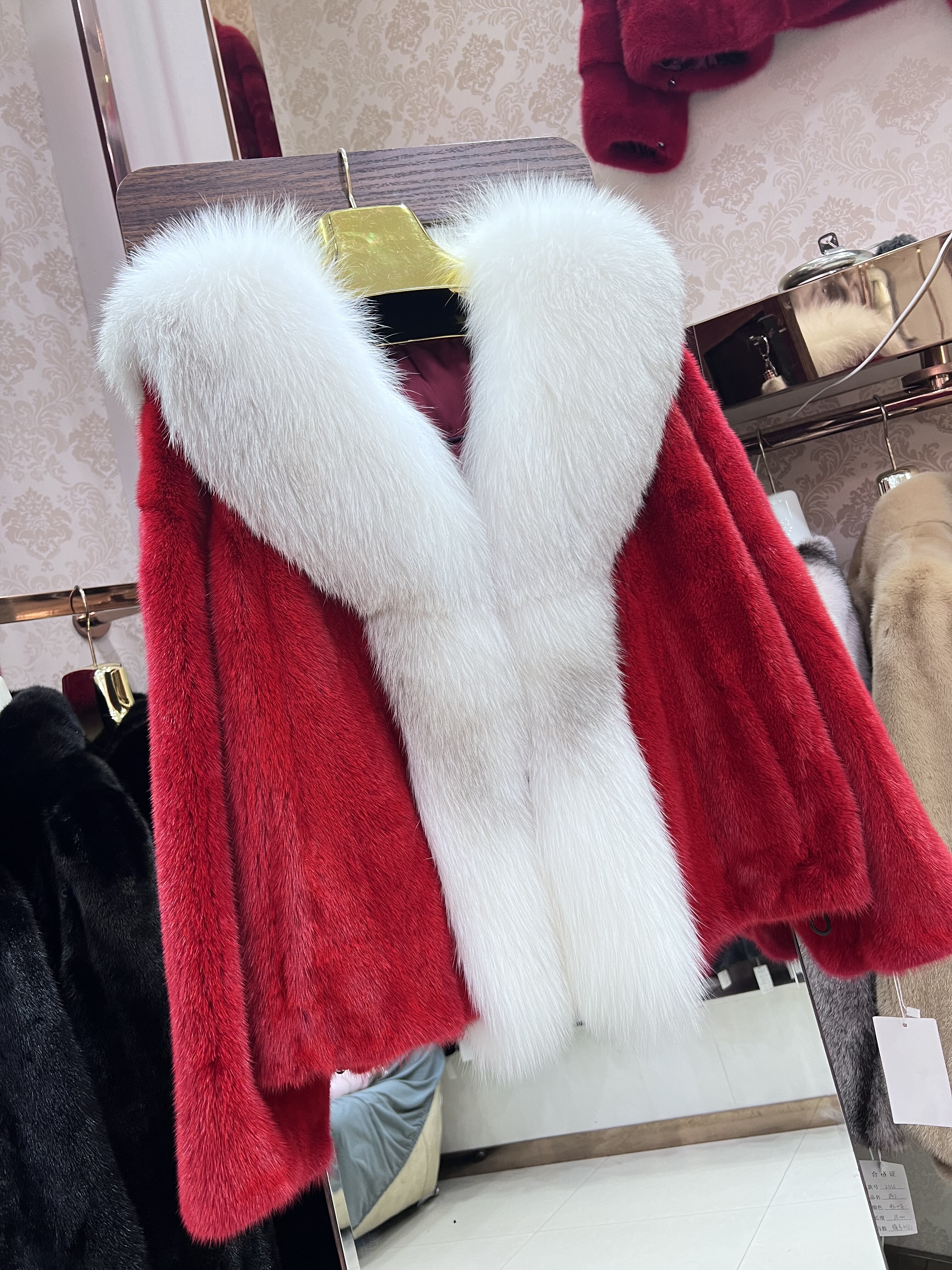 新款大红色进口水貂整皮大衣女短款狐狸毛领披肩斗篷皮草外套