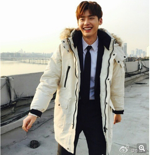 匹诺曹李钟硕同款韩版大毛领白鸭绒连帽羽绒棉服中长款加厚外套男