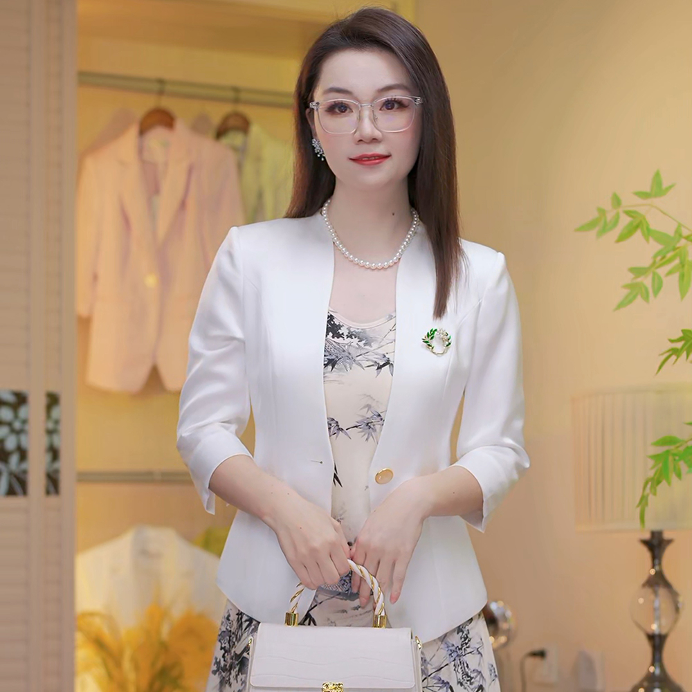 白色醋酸缎面西装外套女高级感气质通勤圆领七分袖春夏季薄款西服