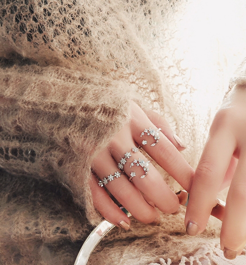 BAO STYLE ¸öÐÔÏâ×êÔÂÑÀ»¨¶ä¿ª¿Ú×éºÏ¹Ø½Ú½äָŮ ÍøºìÊÎÆ·Ö¸»·
