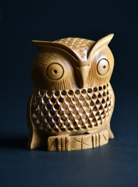 孤品 印度纯手工艺术品 《檀香雕子母猫头鹰》雕刻艺术精品