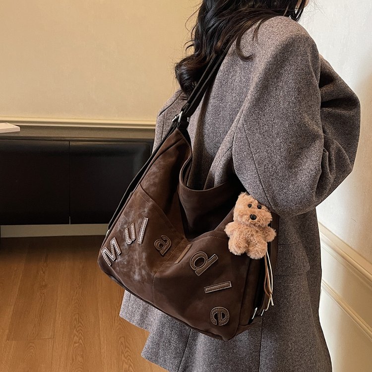 2025冬季新款双肩背包搭扣2025年冬季PU无挂件带挂件