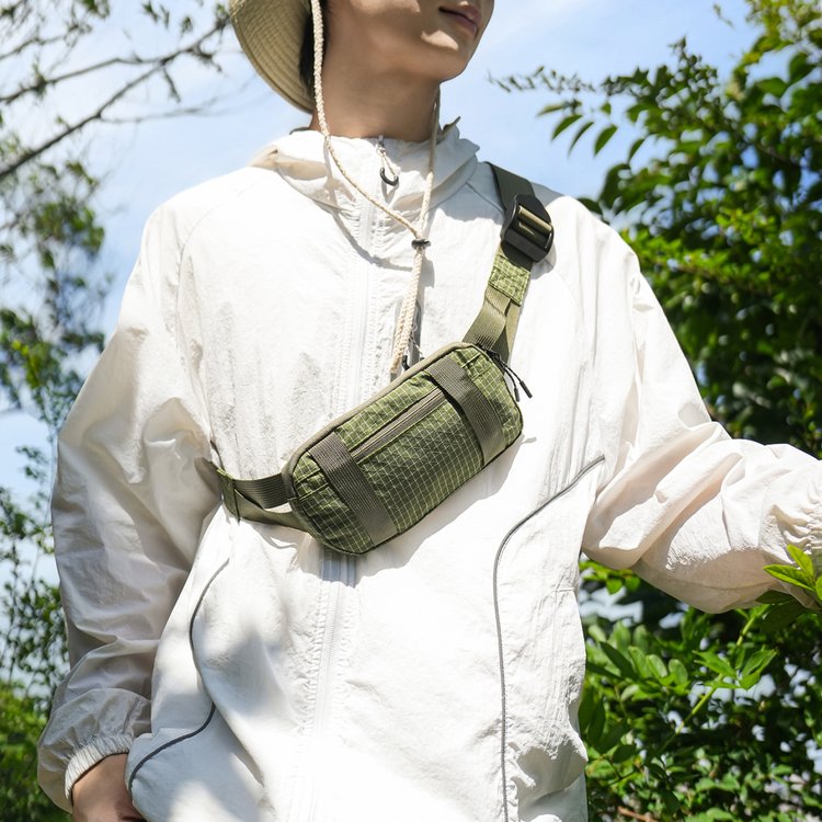 运动骑行腰包户外爬山手机小挎包男款胸包轻便通勤斜挎包便携小包
