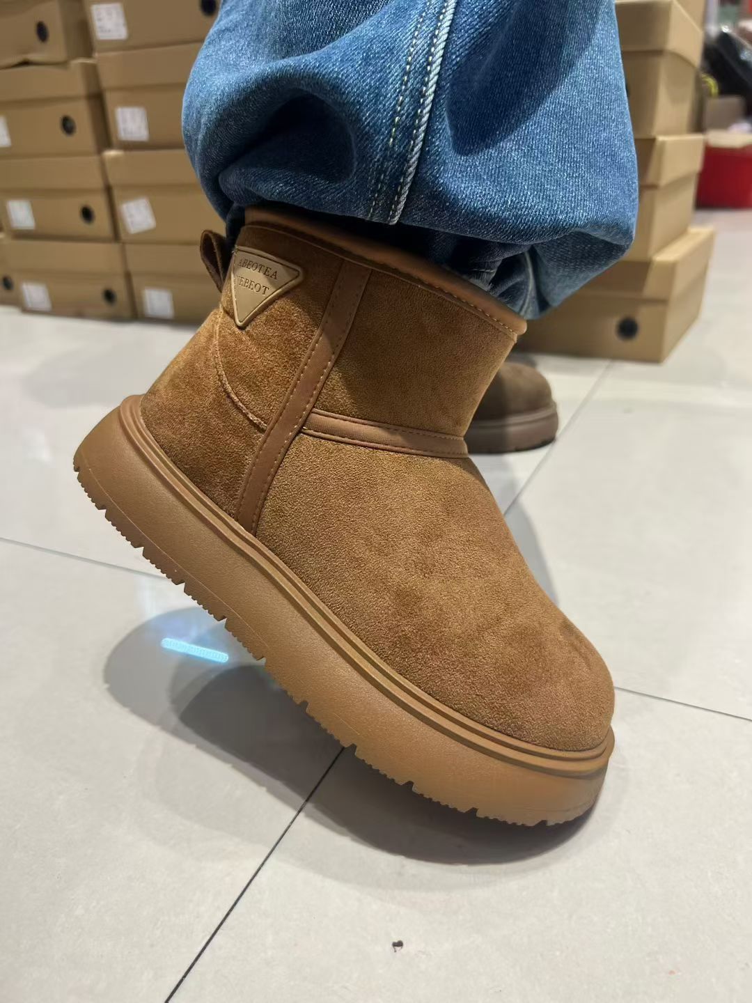 雪地靴女款2025冬新款大头短靴三角标防滑百搭加厚保暖棉鞋