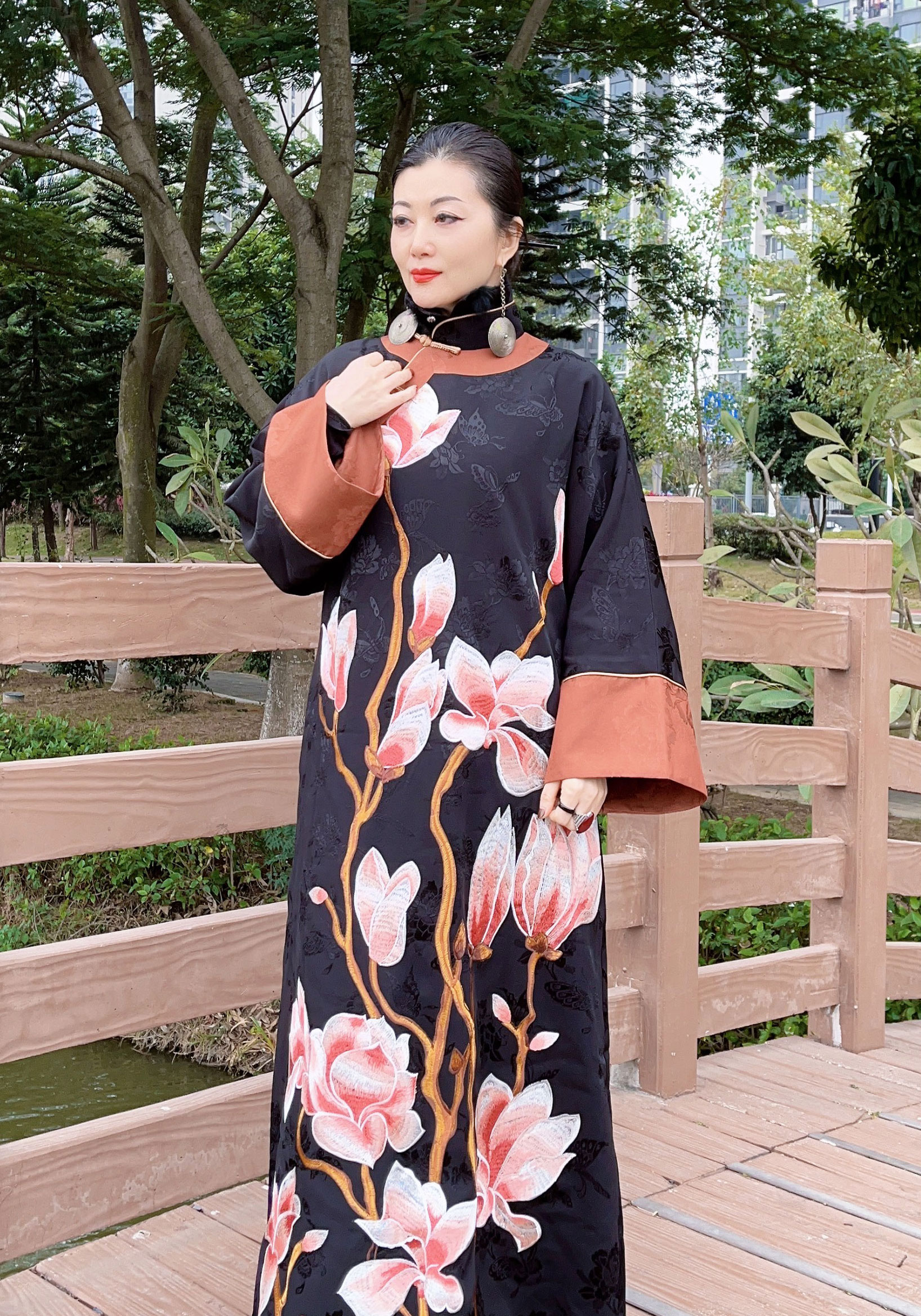 天韵设计原创民族风女立领盘扣刺绣连衣裙拼接日常设计感小众长裙