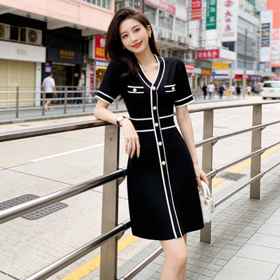 小香名媛风感针织薄款短袖收腰v领撞色中长款冰丝连衣裙女夏
