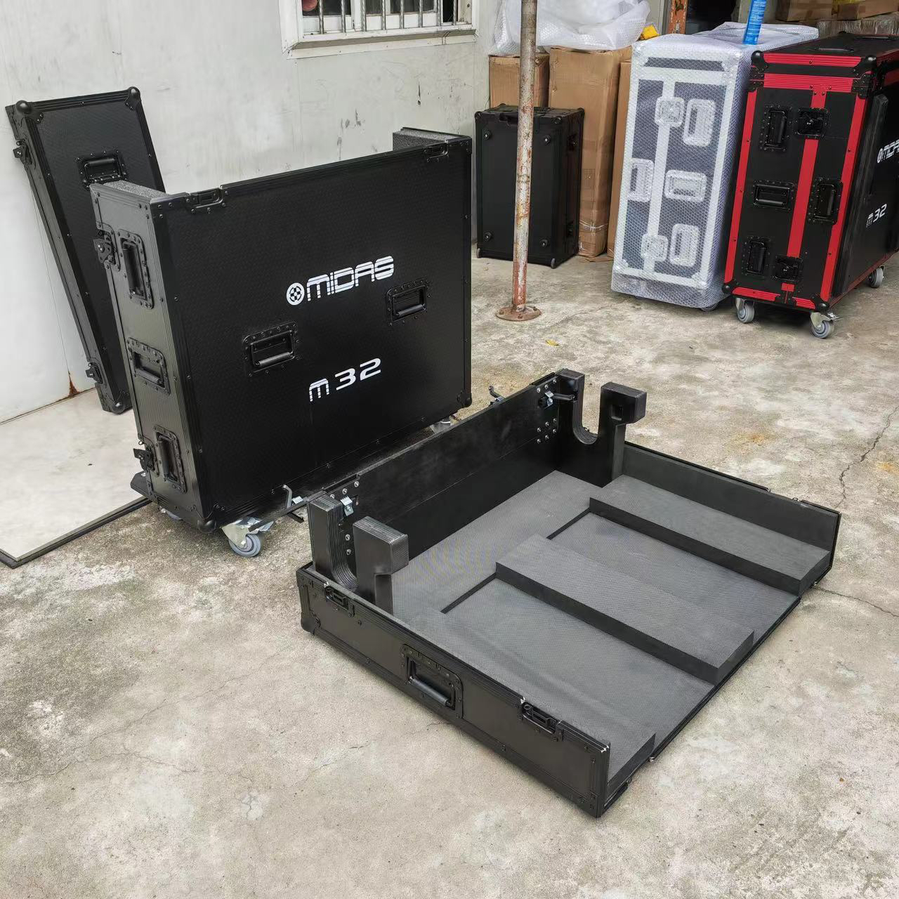 定做 MIDAS迈达斯M32live 32路数字调音台 三开航空箱 机箱 机柜