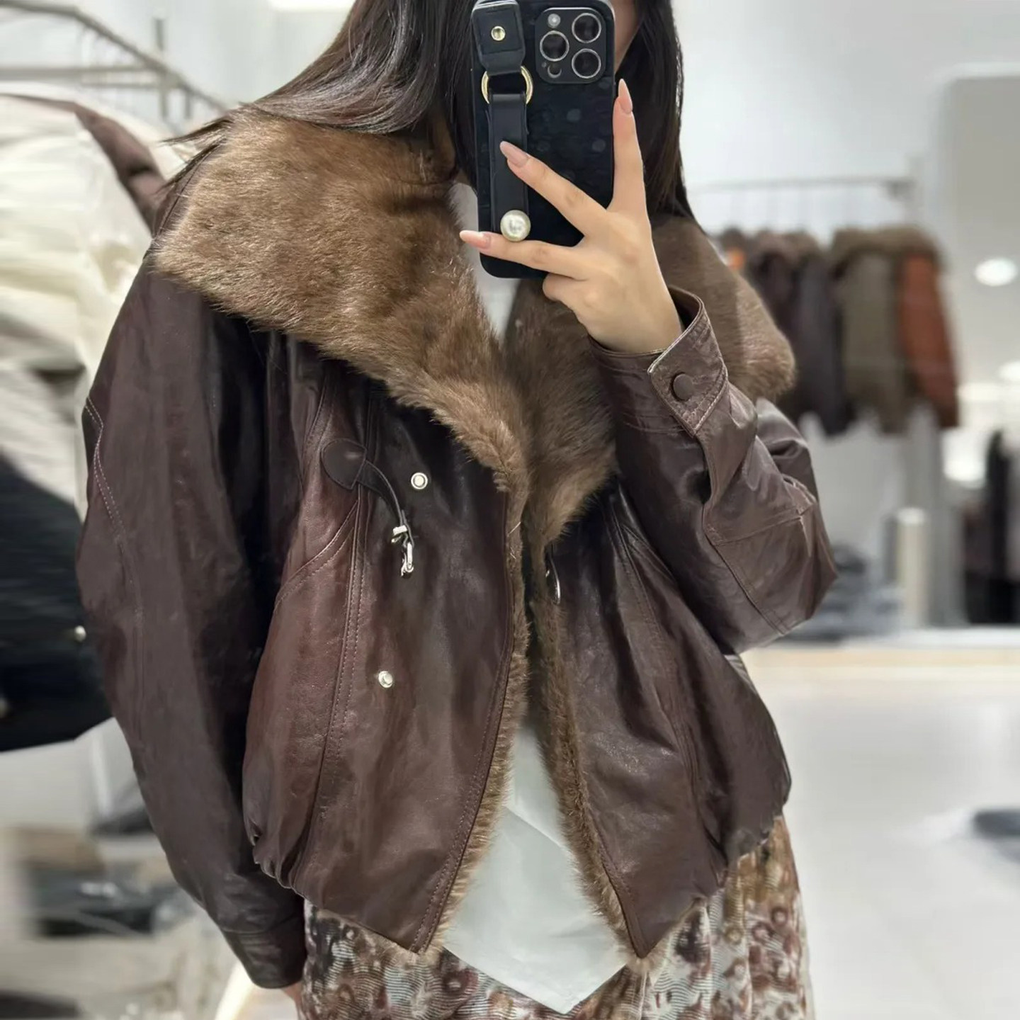 欧货油腊绵羊皮真皮羽绒服女款2025新款水貂毛翻领鹅绒服皮草外套