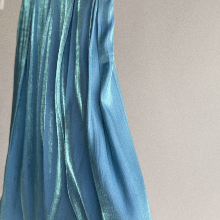 左方露量身定做海冰蓝人鱼裙百褶流光感高腰半身裙中长款a字裙子