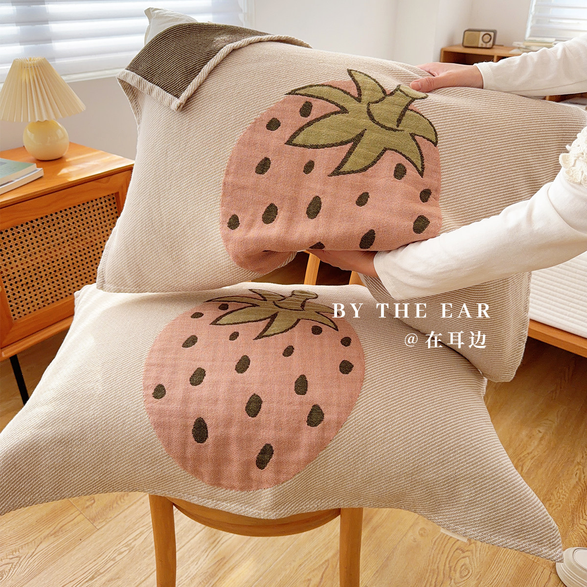 可爱草莓全棉纱布吸湿枕头巾