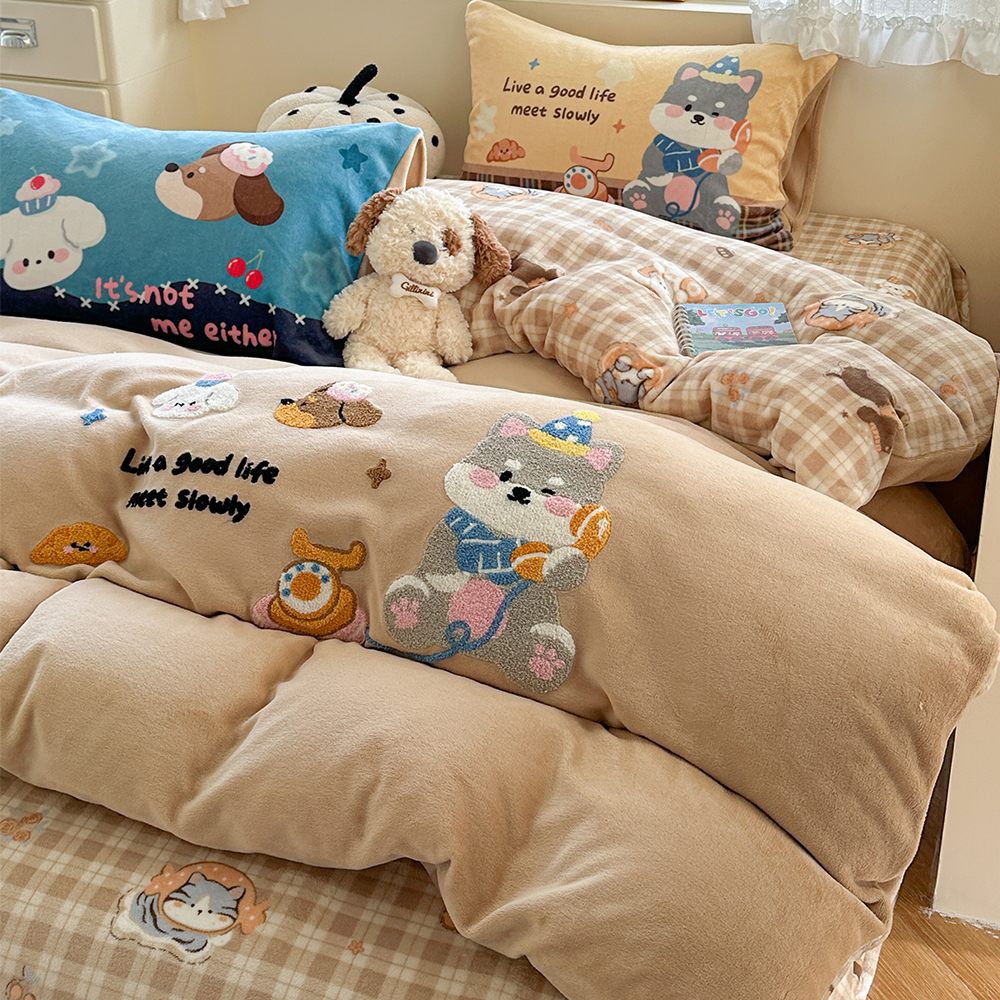 ins风卡通毛巾绣牛奶绒四件套加厚珊瑚绒被套床单床上用品送毛毯