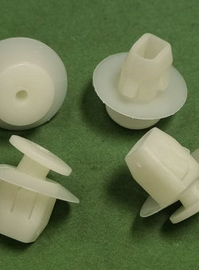 RAV4荣放普拉多普锐斯皇冠锐志凯美瑞逸致ES IS NXRX后尾车灯卡扣