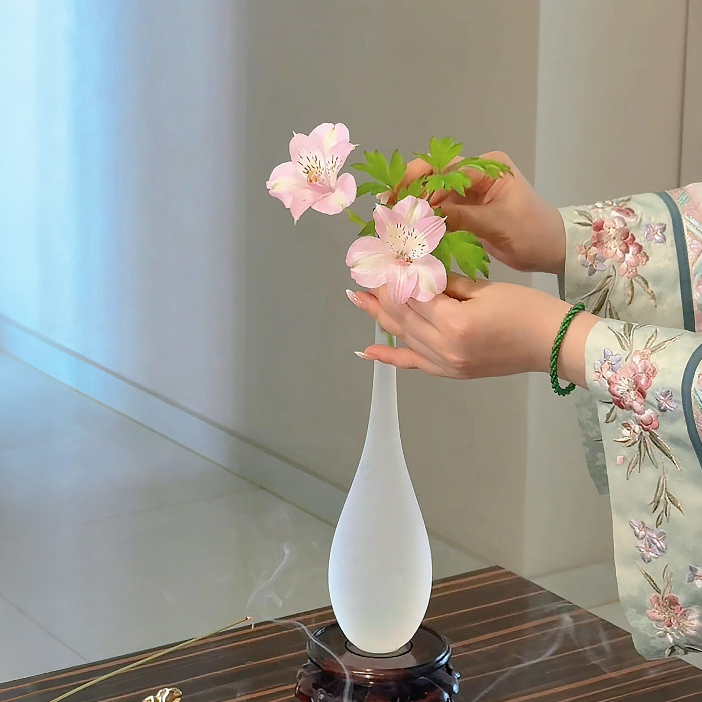 复古磨砂玉净瓶玻璃花瓶