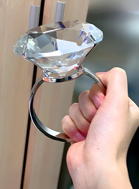 送闺蜜生日水晶大钻石大戒指道具