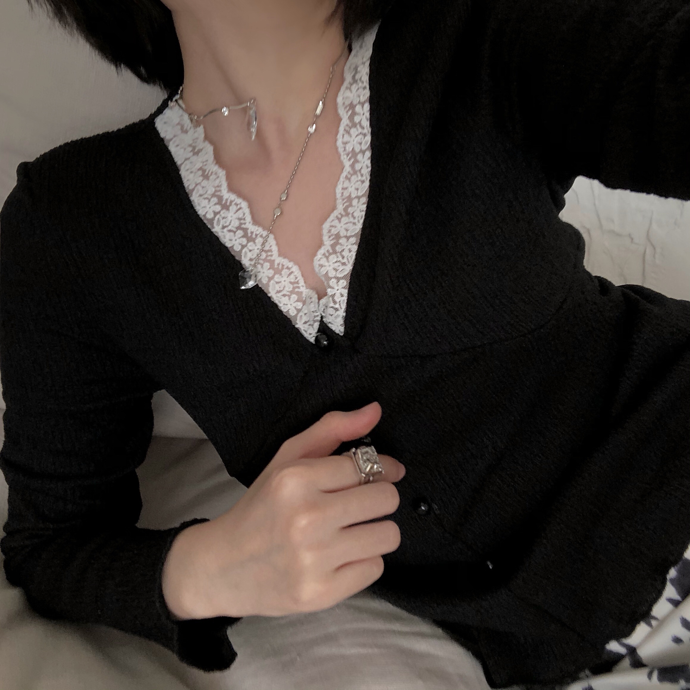 Real price real price autumn / winter V-neck lace edge bottoming shirt