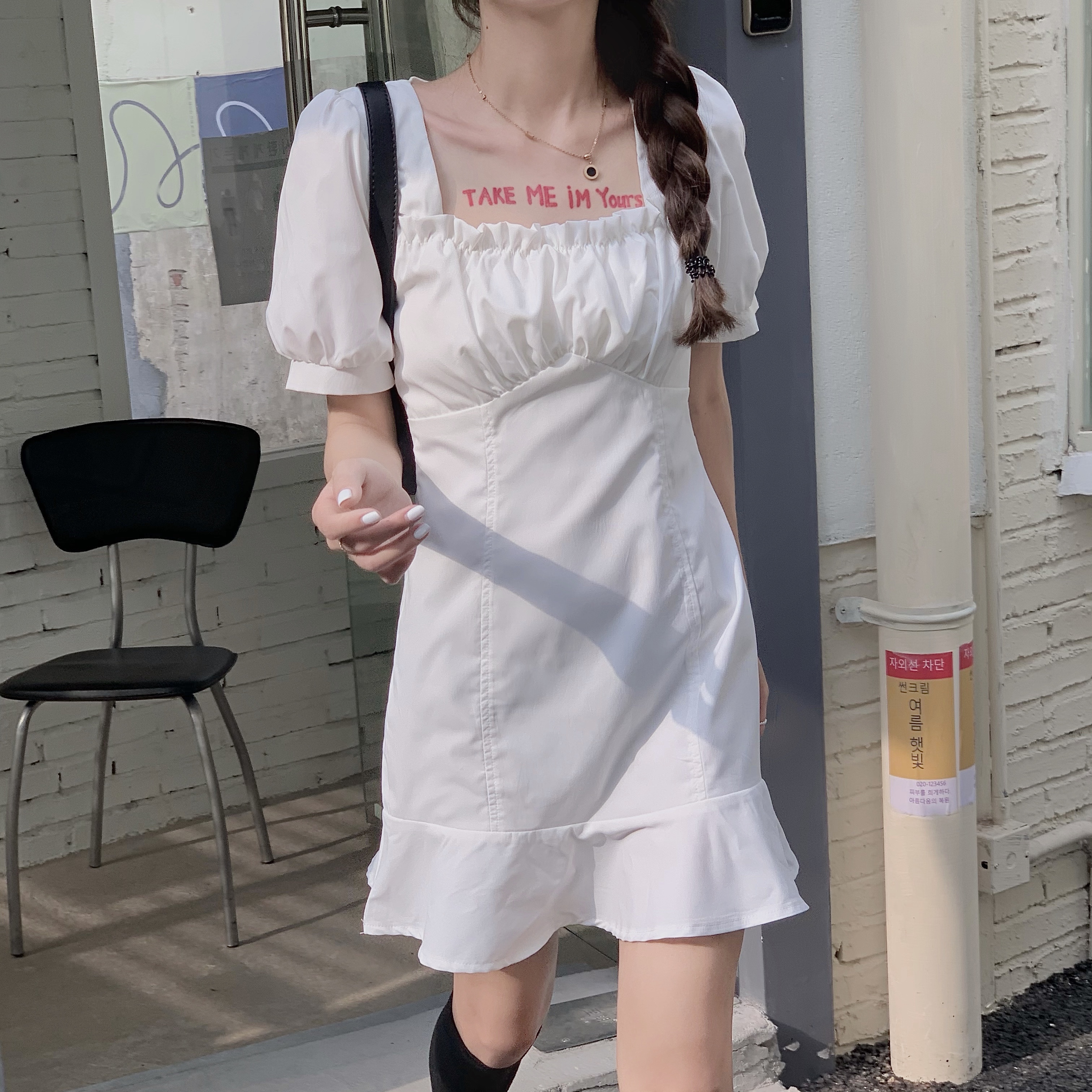 實拍實價 溫柔甜美短袖連衣裙修身方領泡泡袖荷葉邊A字短裙