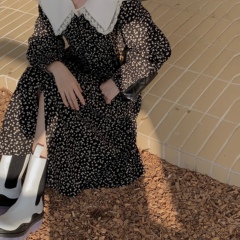 Women's long sleeve floral breasted V-neck dress