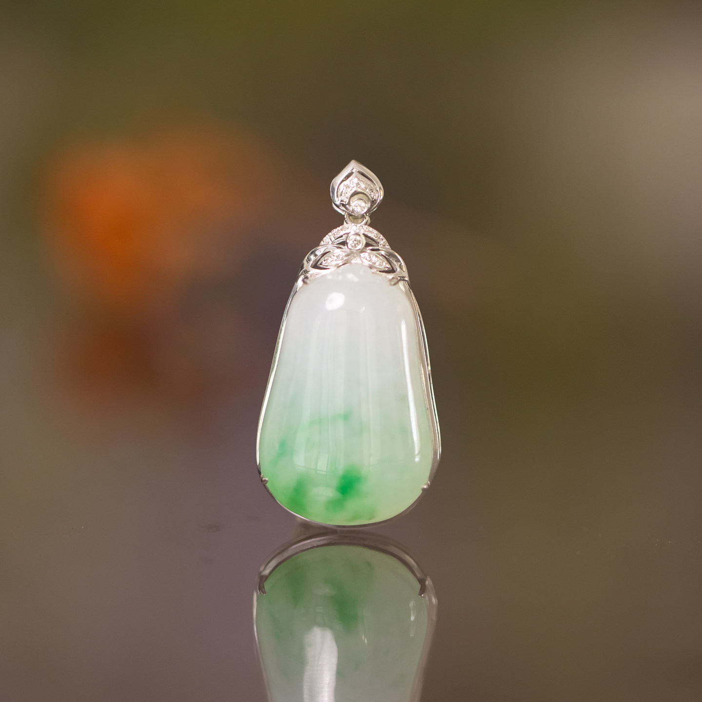 天然缅甸玉翡翠福瓜吊坠挂件18K金镶嵌阳绿精致时尚大气百搭简约