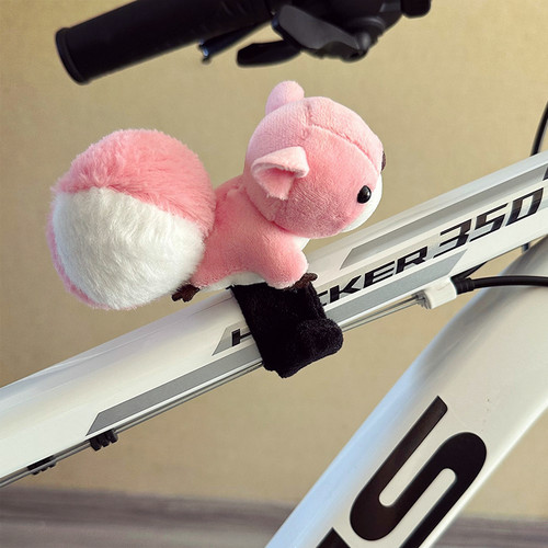 自行车电瓶车可爱松鼠趴趴挂件