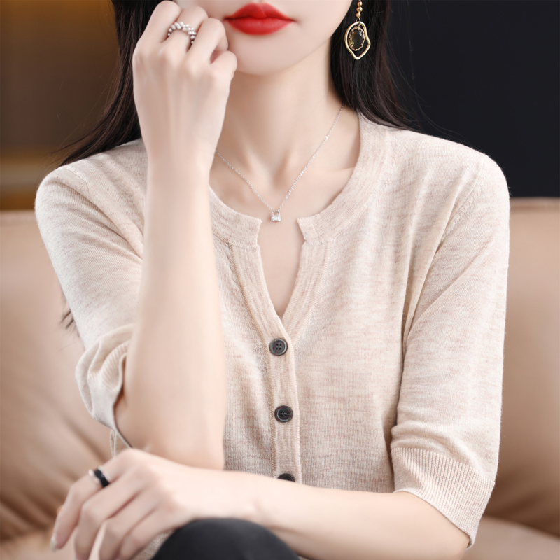 2025春季新款女装半开V领薄款精纺羊毛针织半袖T恤设计感短袖上衣