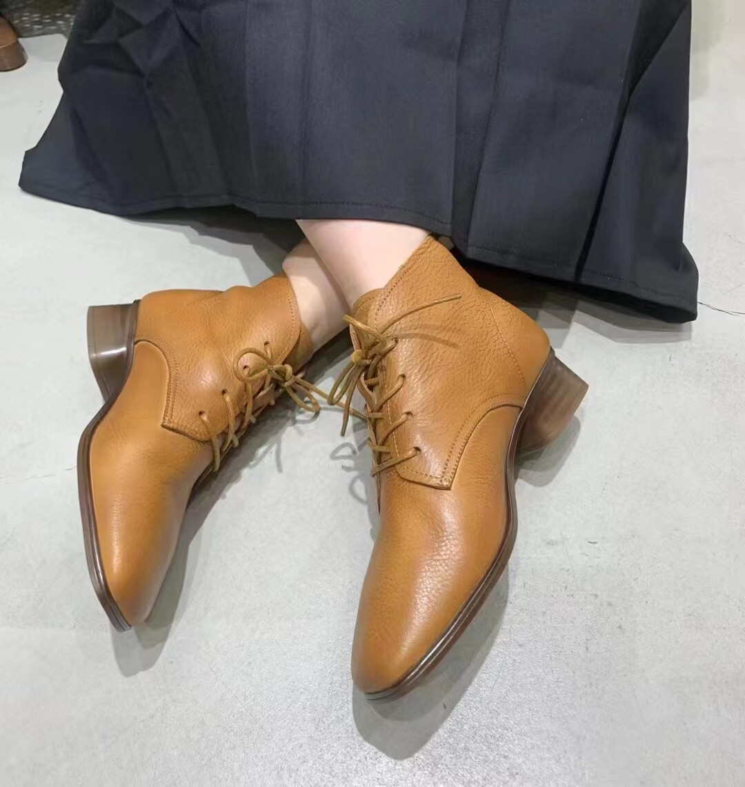 头层牛皮复古气质通勤风真皮女短靴时尚粗中跟皮靴方头系带马丁靴