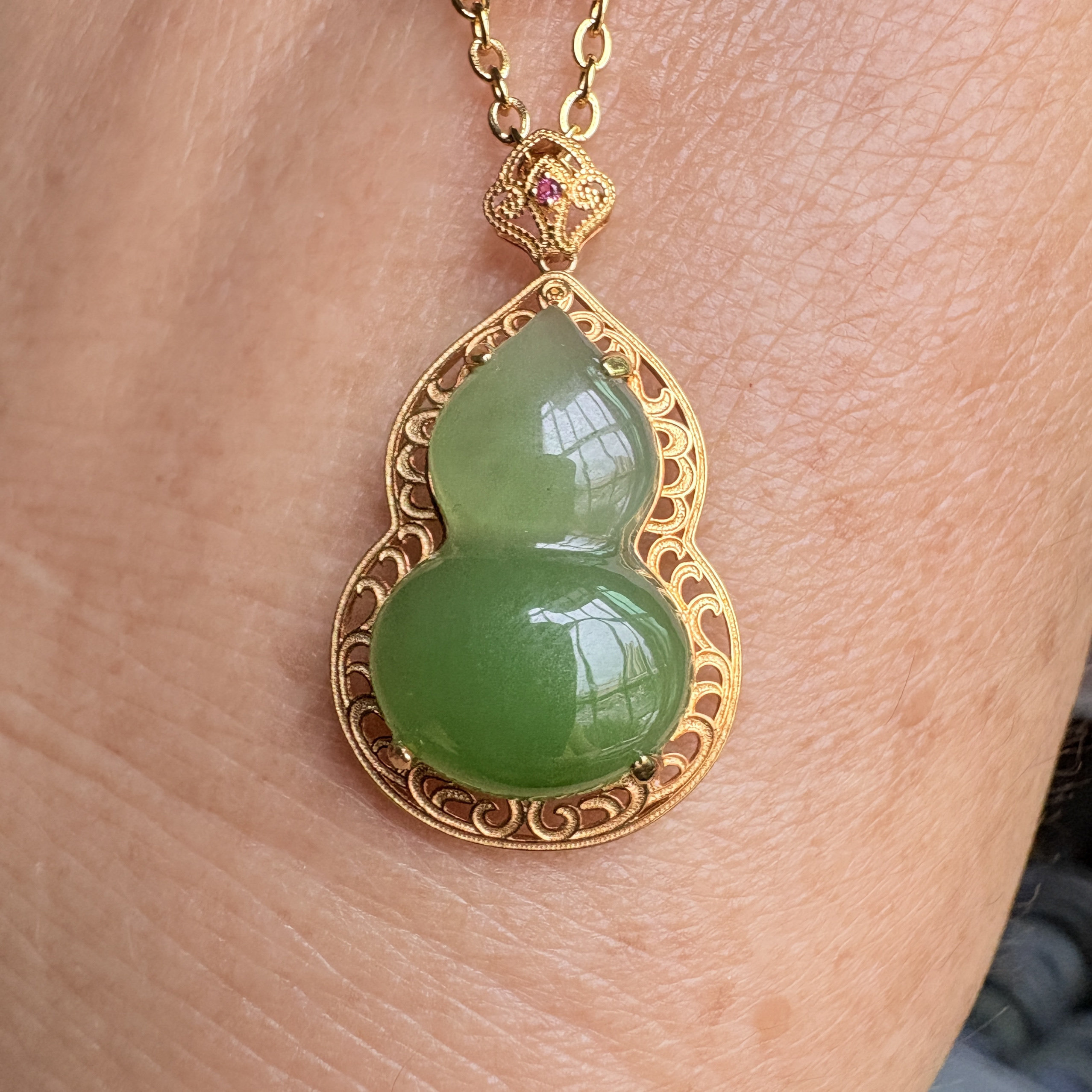 天然和田碧玉高冰苹果绿葫芦吊坠挂件饰品百搭18K金镶送项链