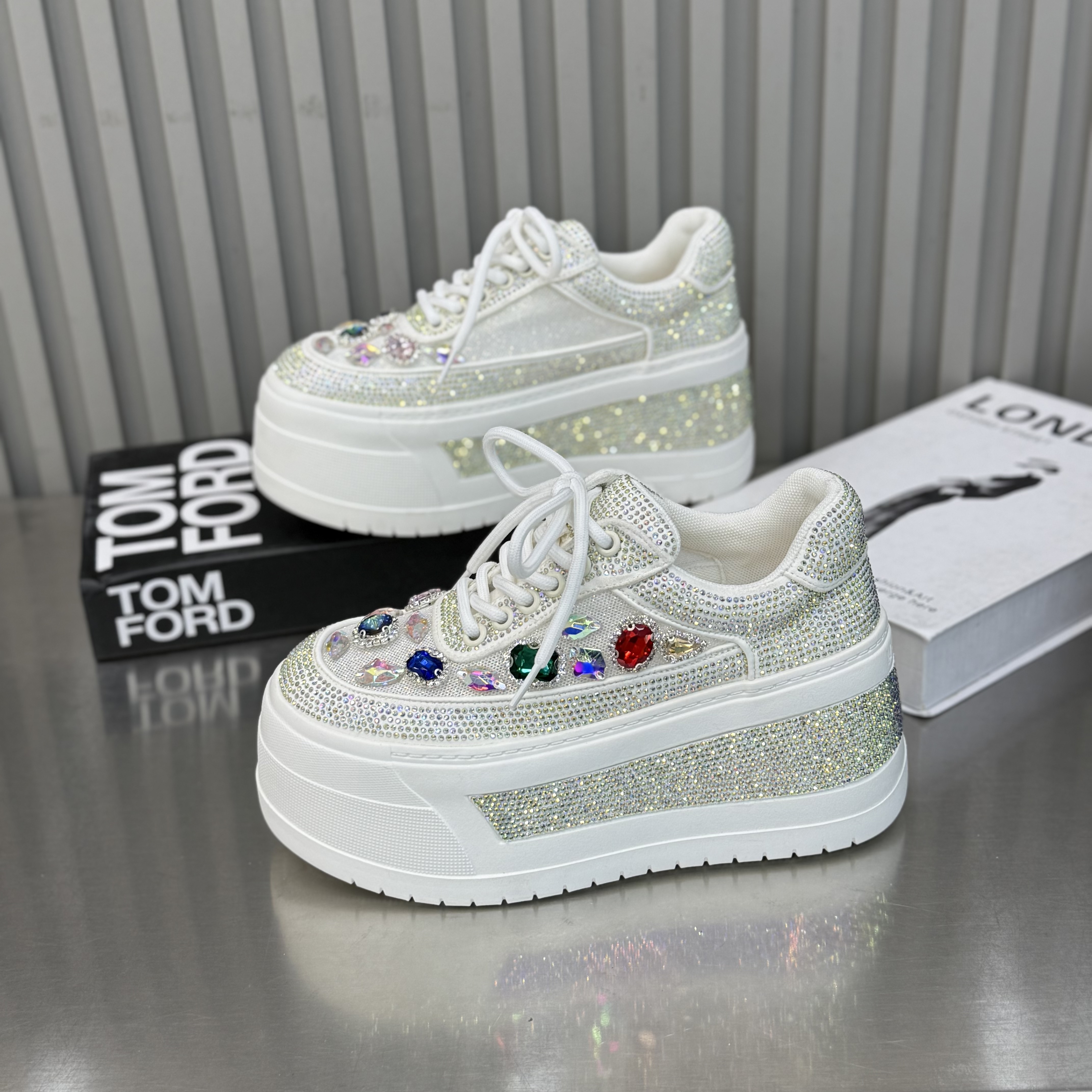 高品质网面彩色水钻厚底松糕鞋女时尚休闲鞋