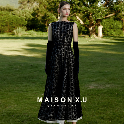 优雅姿态 MAISON X.U｜高定设计师品牌黑色精工蕾丝法式连衣裙