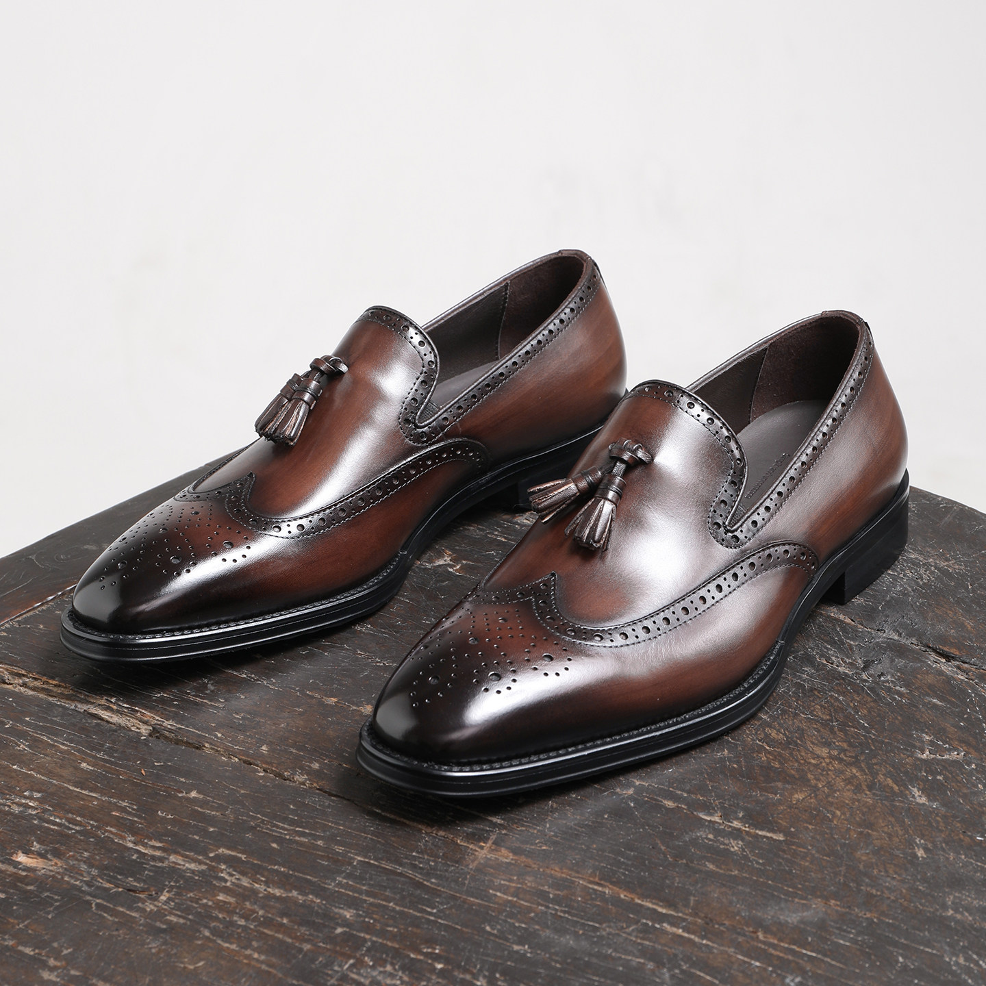 2025新款真皮雕花布洛克皮鞋英伦男士商务休闲一脚蹬乐福鞋手工