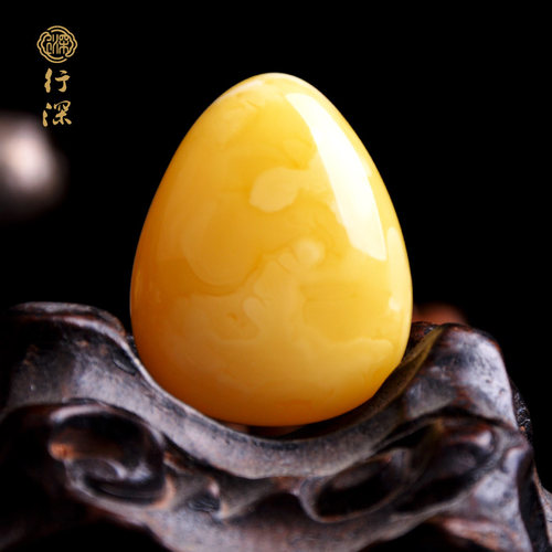 天然琥珀蜜蜡吊坠文玩鸡油黄蜜蜡水滴吊坠项链毛衣链挂件男女款