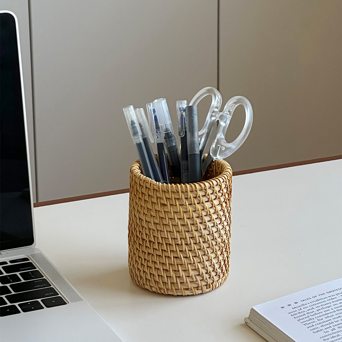 办公室笔筒手工编织收纳桶藤编文具用品高颜值日式装饰摆件高级感,收纳整理,桌面收纳盒,淘宝优惠券,粉丝福利购,淘宝优惠卷