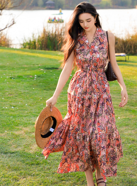 JUJU定制26夏新款度假风玫瑰花连衣裙复古大摆碎花无袖挂脖长裙女