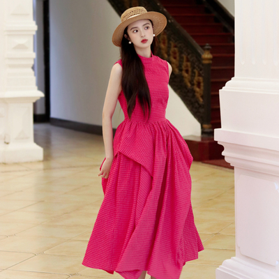 火夏之恋大摆设计感红格子连衣裙