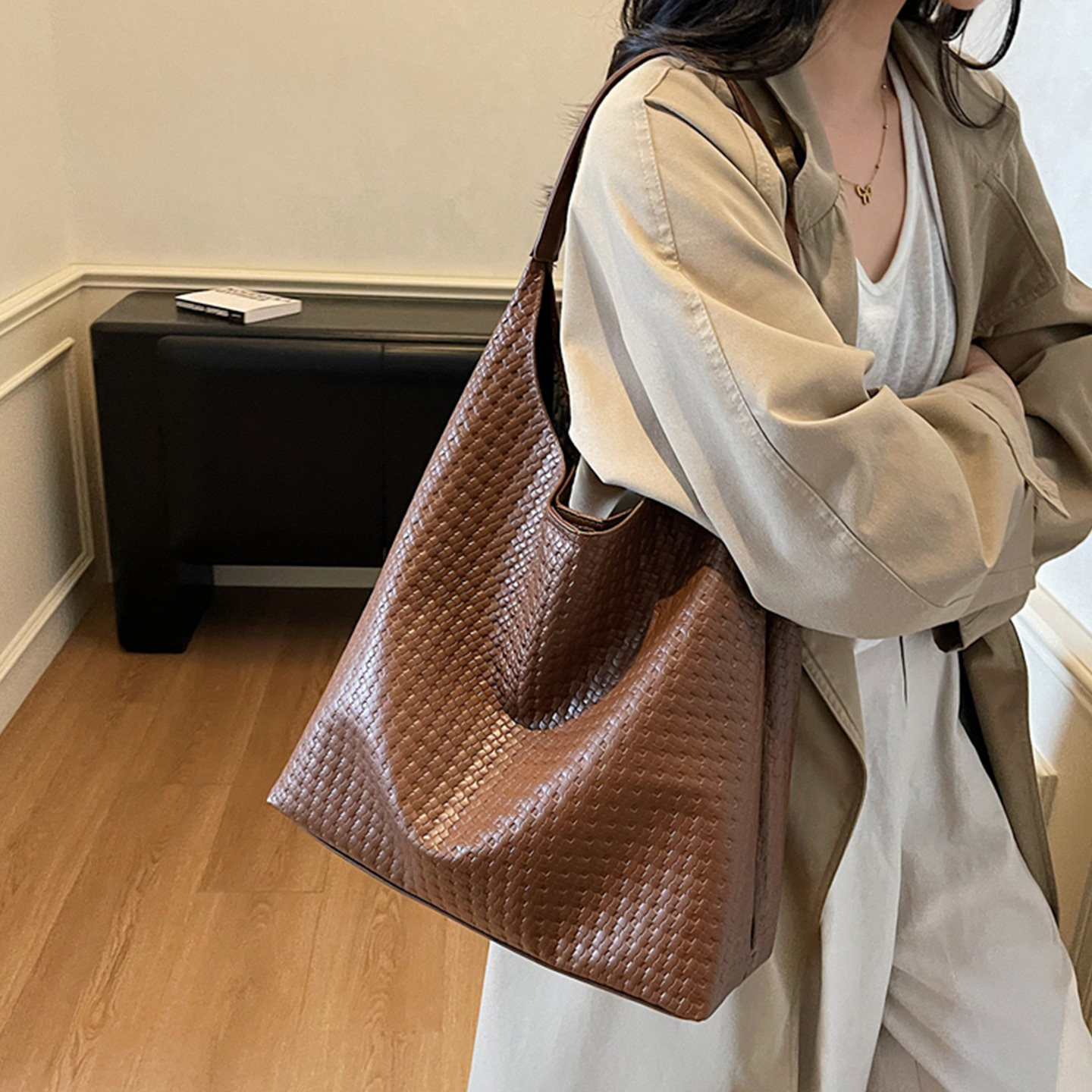 复古时尚托特包女韩版上班通勤腋下包2026新款秋季潮流百搭单肩包