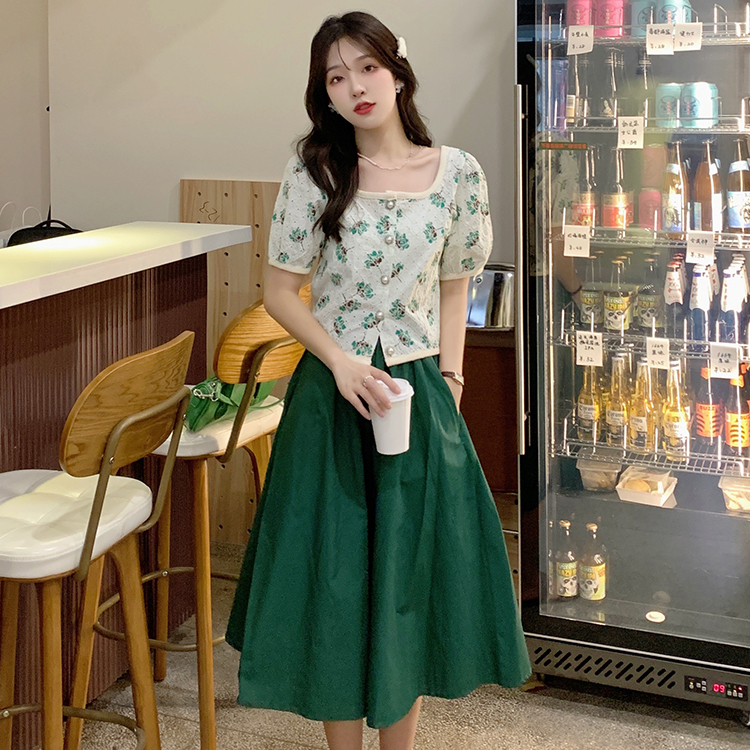 Real price short floral shirt women 2021 new French retro Top Skirt Suit