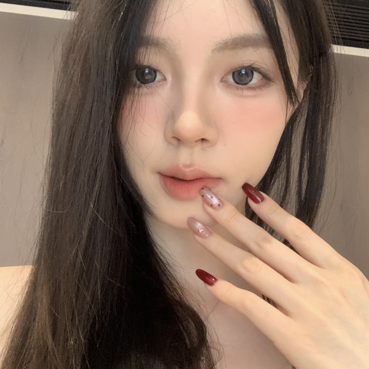 秋冬新款椭圆气质显白新年红色猫眼波点美甲片成品手工穿戴甲116,彩妆/香水/美妆工具,穿戴甲/甲片,淘宝优惠券,粉丝福利购,淘宝优惠卷