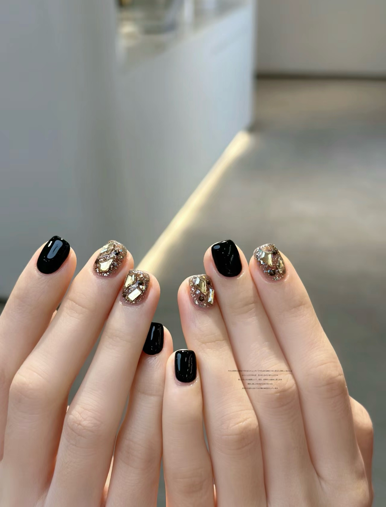 显白黑色满钻短甲纯手工穿戴甲